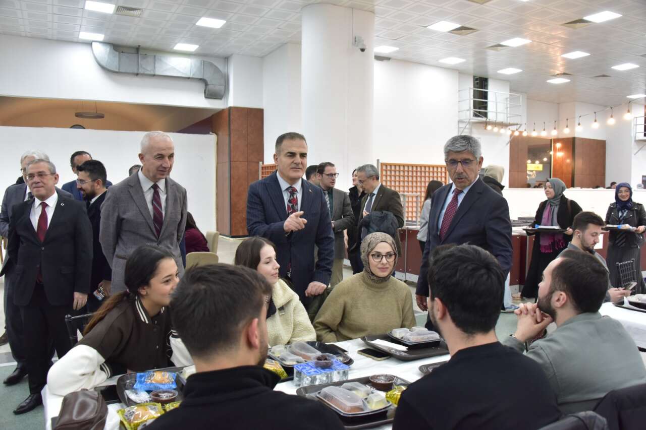 MSKÜ’de Ramazan Sofrası: Öğrenciler ve Protokol Aynı Sofrada 7